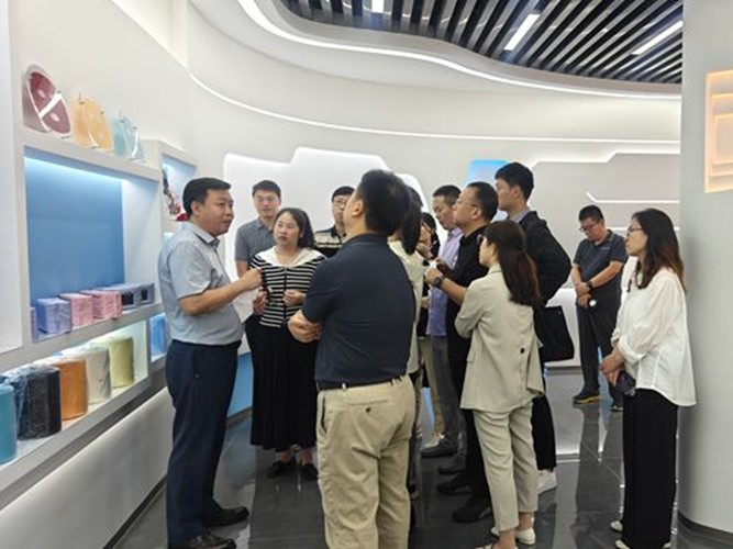 中國產(chǎn)業(yè)用紡織品行業(yè)協(xié)會領(lǐng)導一行赴 東綸科技實業(yè)（天津）有限公司參觀調(diào)研