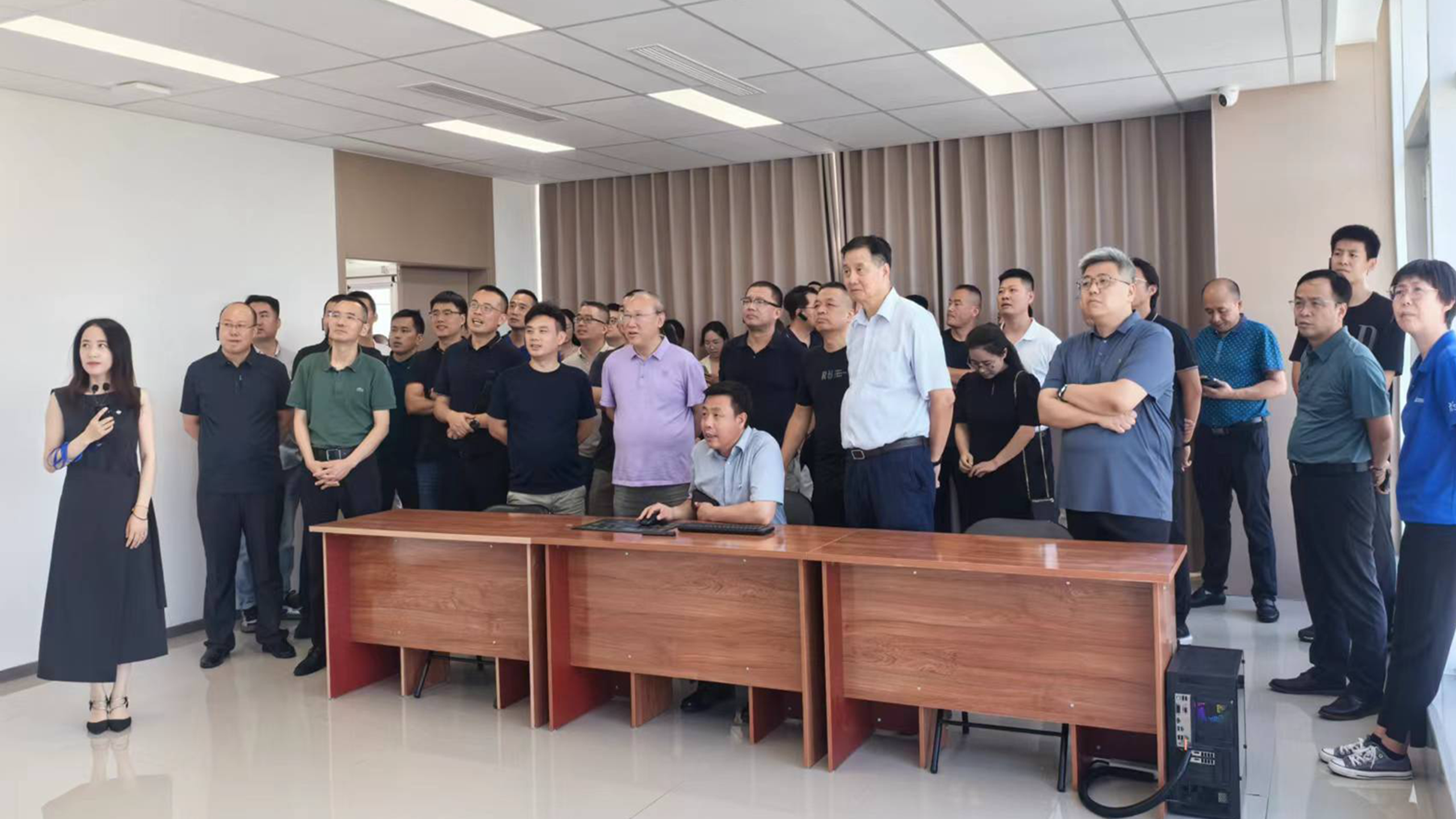 “東綸科技高端醫(yī)衛(wèi)用水刺非織造布生產(chǎn)線”技術(shù)與應(yīng)用高端論壇<br>在天津?yàn)I海成功舉辦