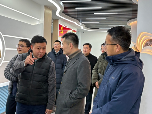 天津經濟技術開發區黨委書記、管委會主任洪世聰一行赴東綸天津公司安全檢查和慰問